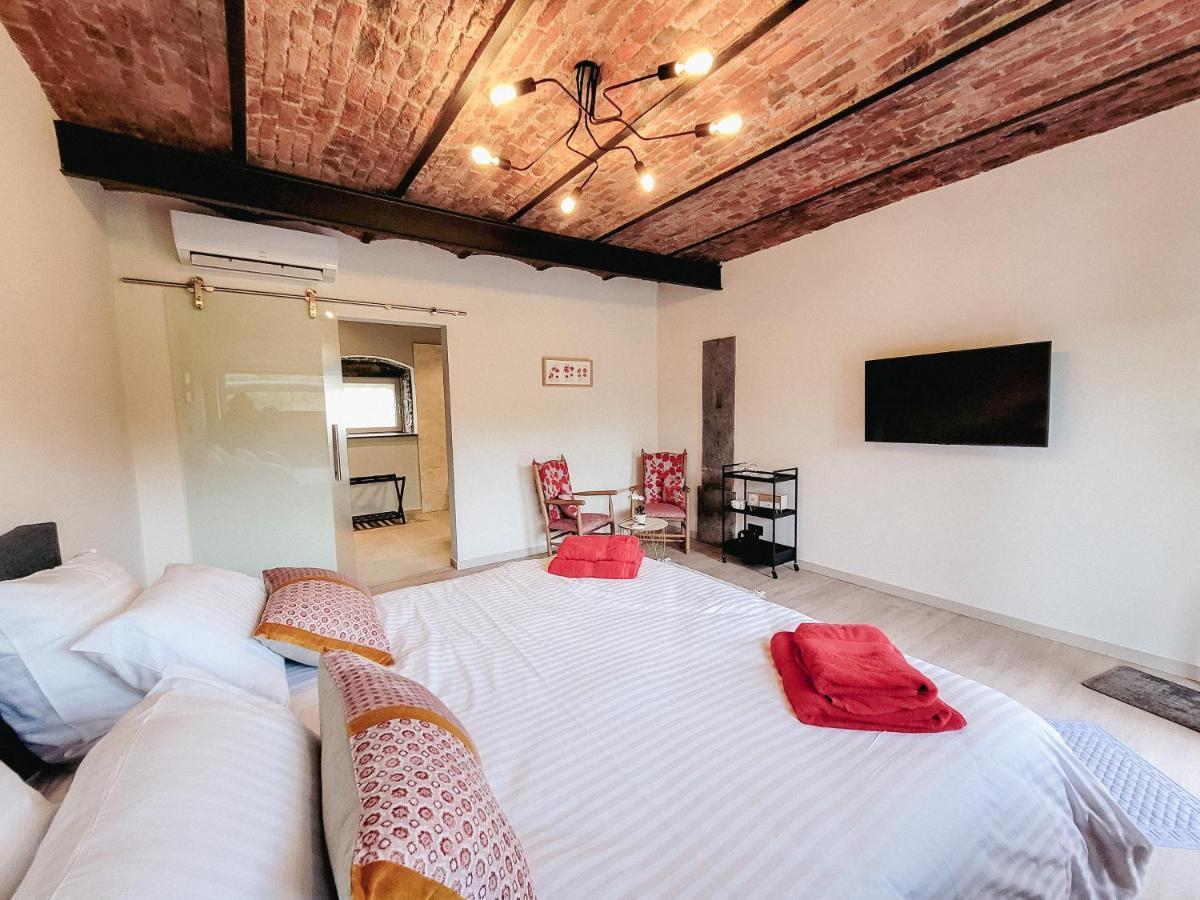 Walcourt Au Bout De Mes Reves Bed & Breakfast エクステリア 写真