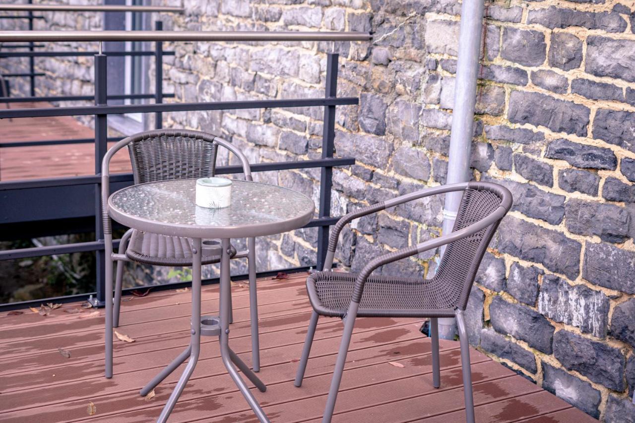 Walcourt Au Bout De Mes Reves Bed & Breakfast エクステリア 写真