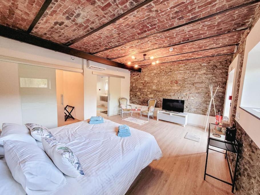 Walcourt Au Bout De Mes Reves Bed & Breakfast エクステリア 写真