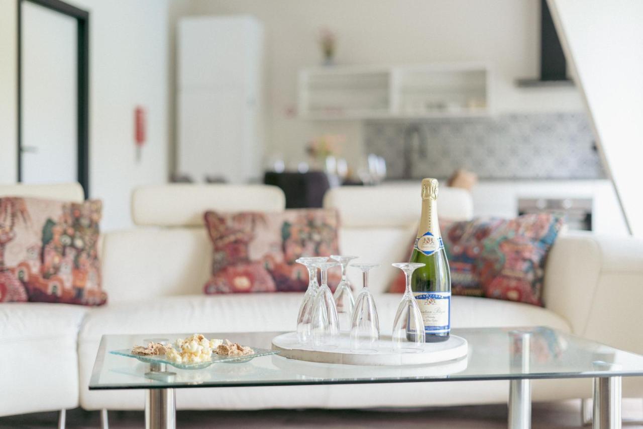 Walcourt Au Bout De Mes Reves Bed & Breakfast エクステリア 写真