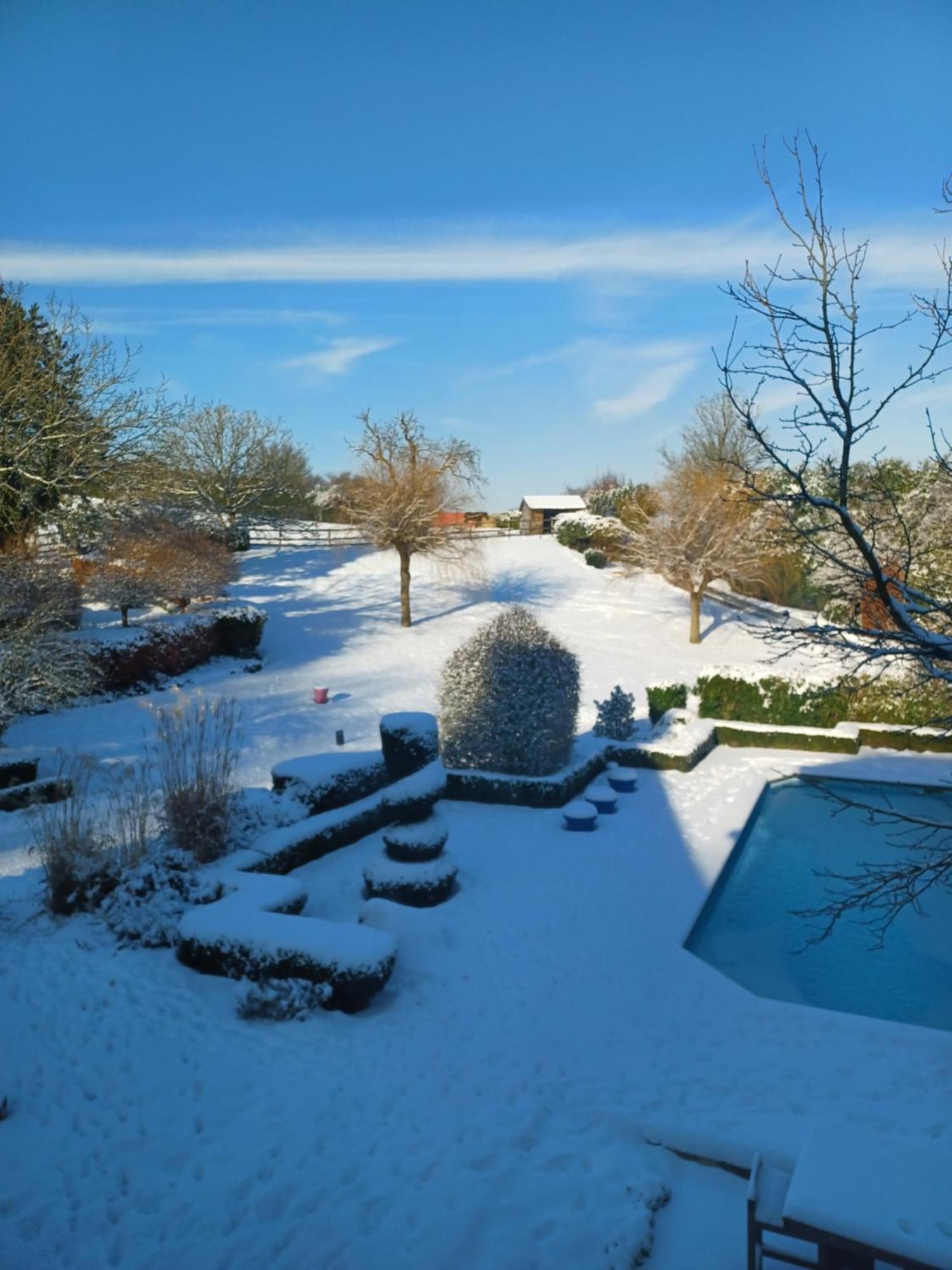 Walcourt Au Bout De Mes Reves Bed & Breakfast エクステリア 写真